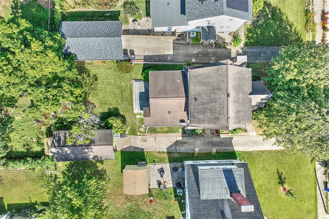 435 North Summit Avenue Decatur, IL 62522 - Photo 31 of 33 an aerial view of a house with outdoor space