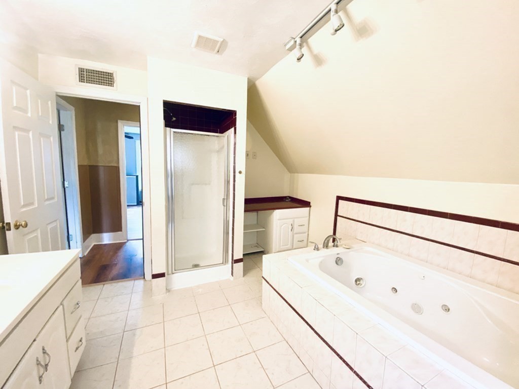 20 Crystal Street, Unit 1 Worcester, MA 01603 - Photo 12 of 19