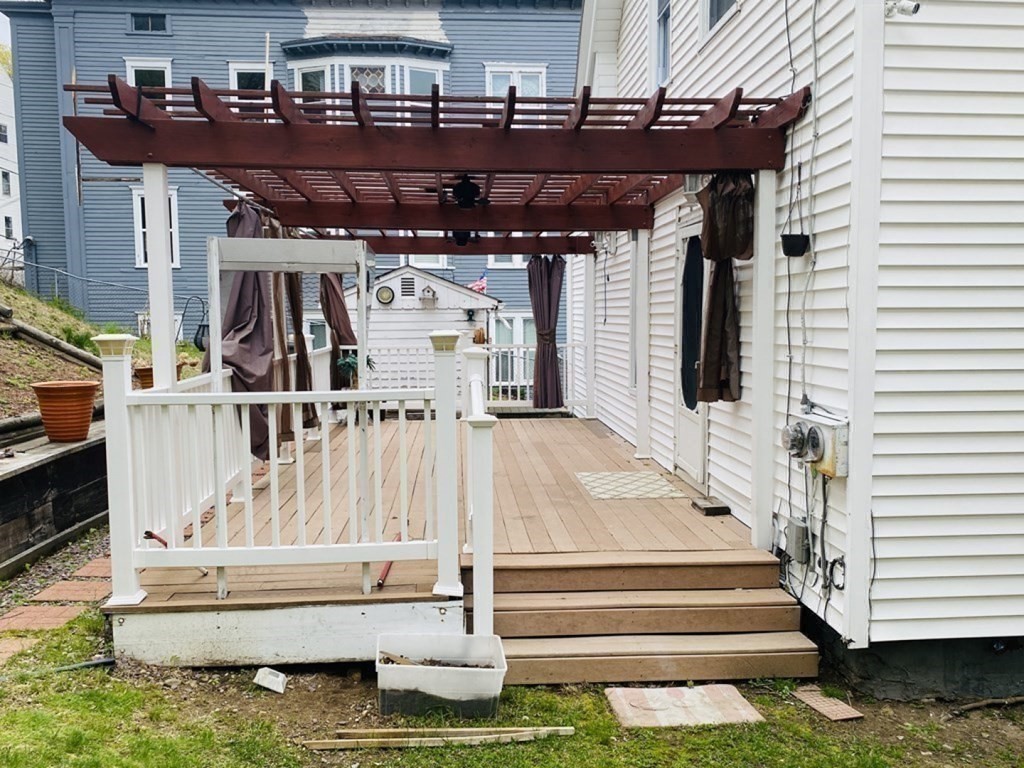 20 Crystal Street, Unit 1 Worcester, MA 01603 - Photo 14 of 19