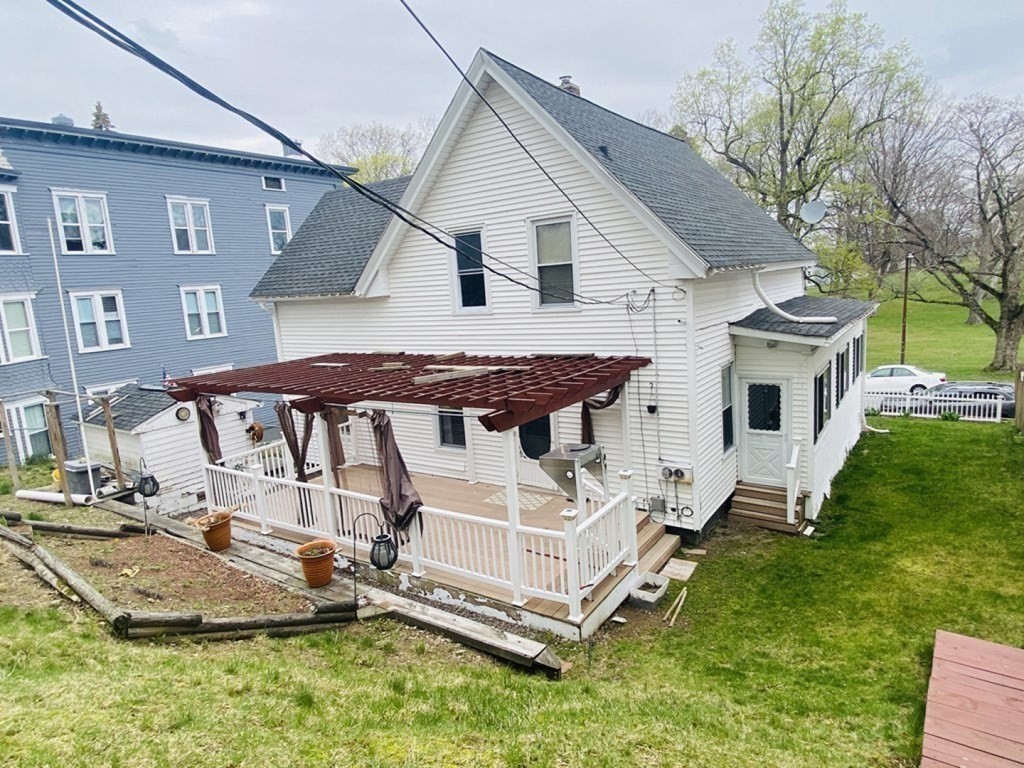 20 Crystal Street, Unit 1 Worcester, MA 01603 - Photo 2 of 19