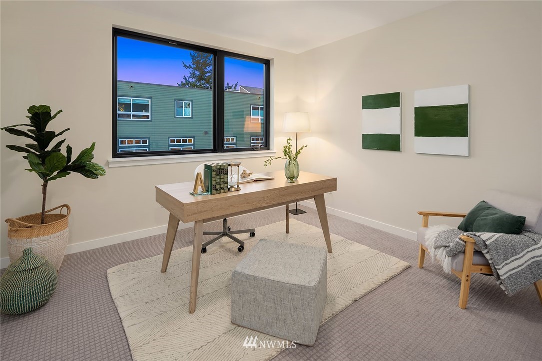 330 3rd Avenue South, Unit B Kirkland, WA 98033 - Photo 19 of 36 a view of a livingroom with furniture and a potted plant