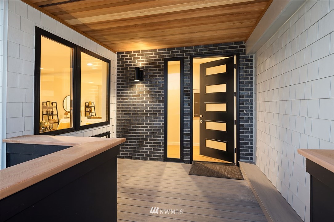 330 3rd Avenue South, Unit B Kirkland, WA 98033 - Photo 2 of 36 a view of an entryway with a door