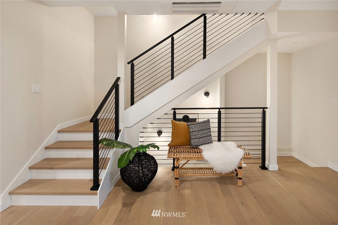 330 3rd Avenue South, Unit B Kirkland, WA 98033 - Photo 8 of 36 a view of entryway and hall