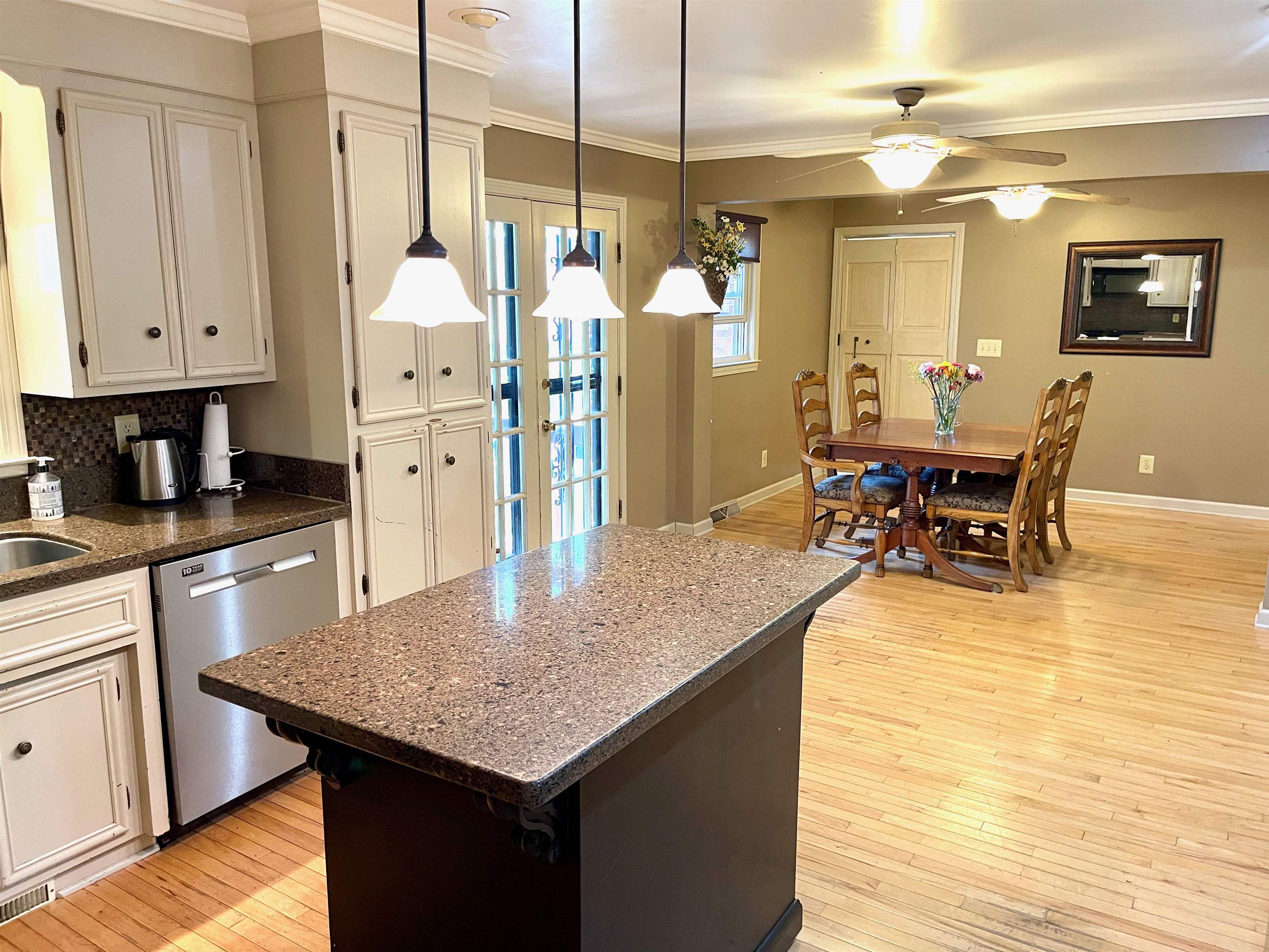 406 Mt Vernon Road Greer, SC 29651 - Photo 8 of 36