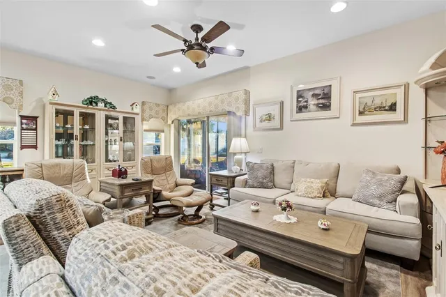 $383,000 | 11911 Valley Falls Loop, Spring Hill, FL 34609