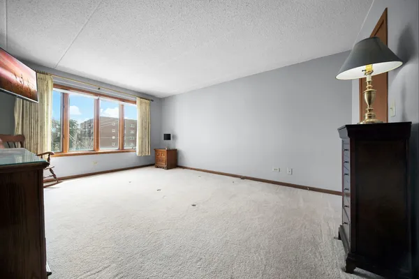 $415,000 | 1389 Perry Street, Unit 203, Des Plaines, IL 60016