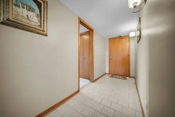 $415,000 | 1389 Perry Street, Unit 203, Des Plaines, IL 60016