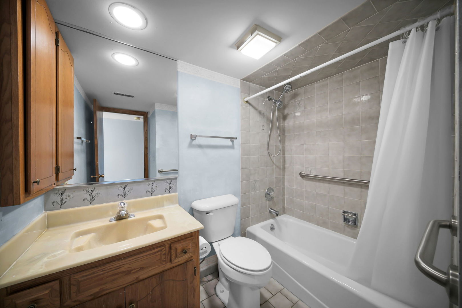 1389 Perry Street, Unit 203 Des Plaines, IL 60016 - Photo 22 of 25