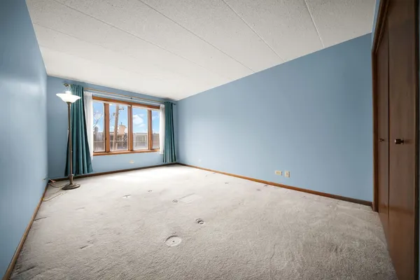 $415,000 | 1389 Perry Street, Unit 203, Des Plaines, IL 60016