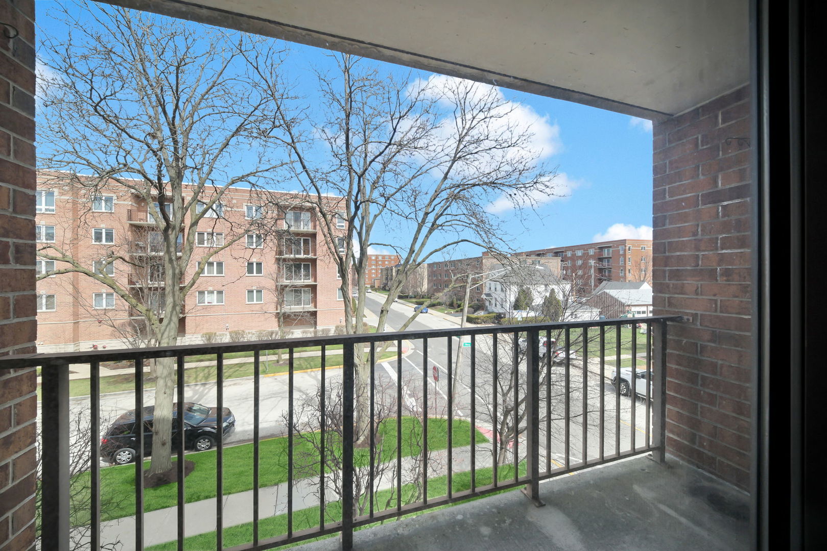 1389 Perry Street, Unit 203 Des Plaines, IL 60016 - Photo 3 of 25