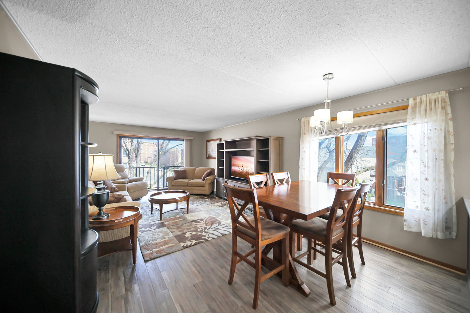 1389 Perry Street, Unit 203 Des Plaines, IL 60016 - Photo 7 of 25