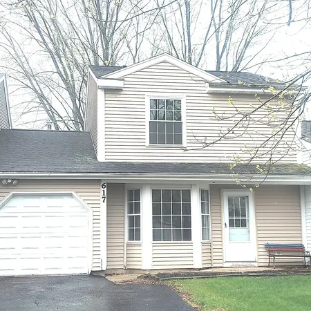 $2,200 | 617 Yale Lane, Unit 617, Island Lake, IL 60042