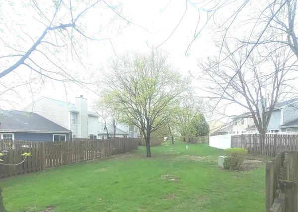 $2,200 | 617 Yale Lane, Unit 617, Island Lake, IL 60042
