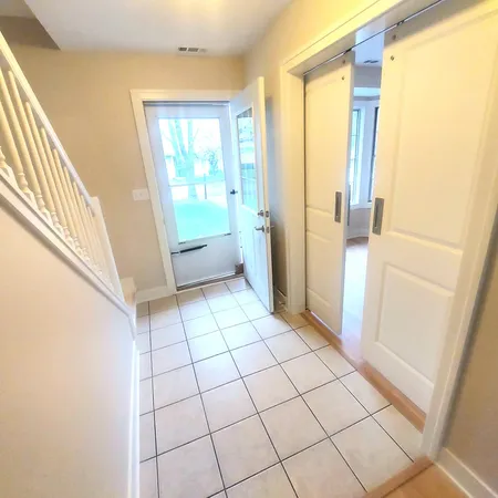$2,200 | 617 Yale Lane, Unit 617, Island Lake, IL 60042