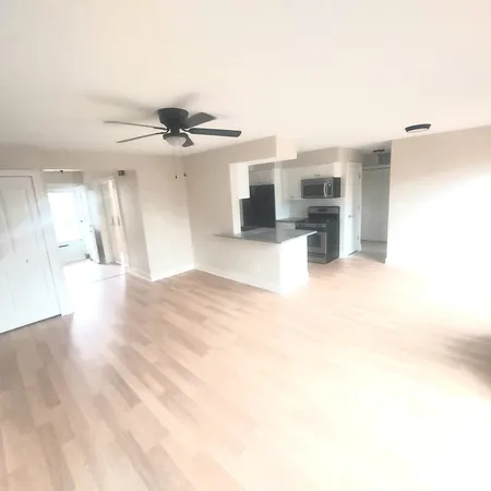 $2,200 | 617 Yale Lane, Unit 617, Island Lake, IL 60042
