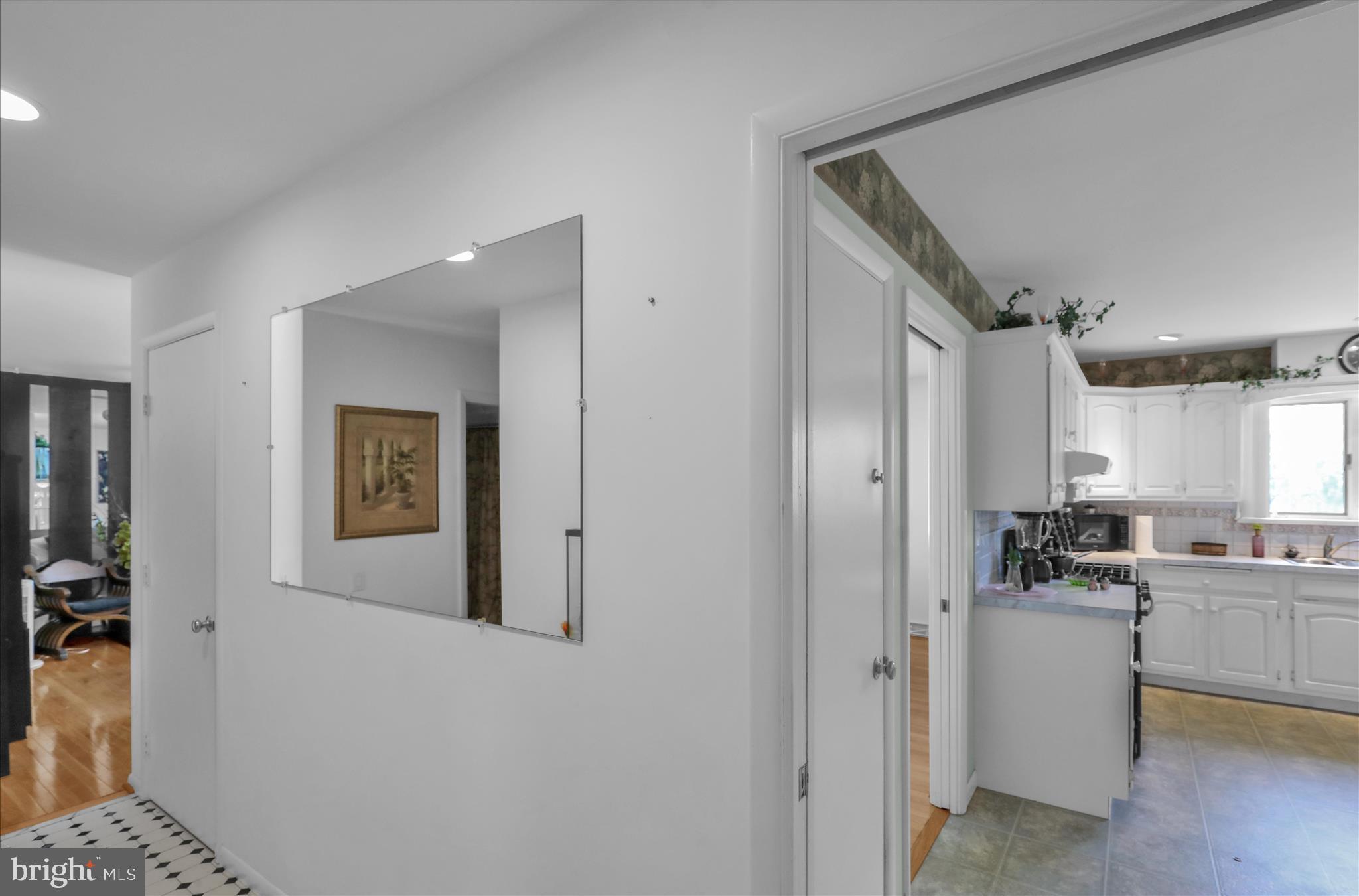 1620 Commonwealth Boulevard Reading, PA 19607 - Photo 7 of 55 Doorway to kitchen