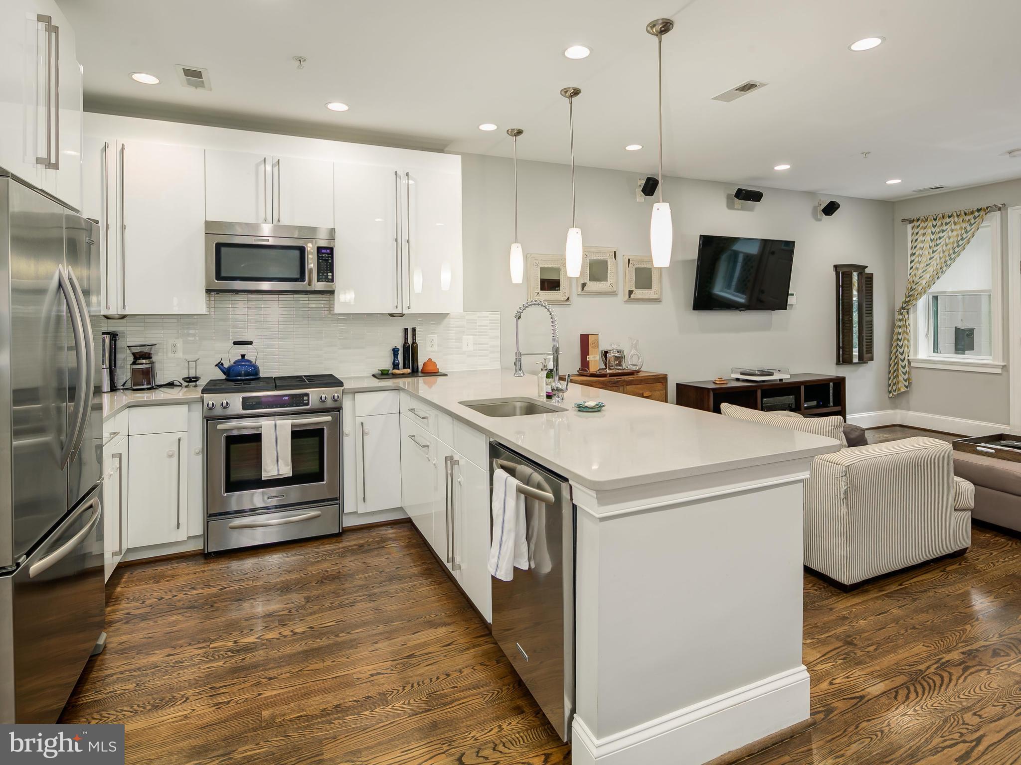 2431 Ontario Road Northwest, Unit 1 Washington, DC 20009 - Photo 17 of 28 Kitchen