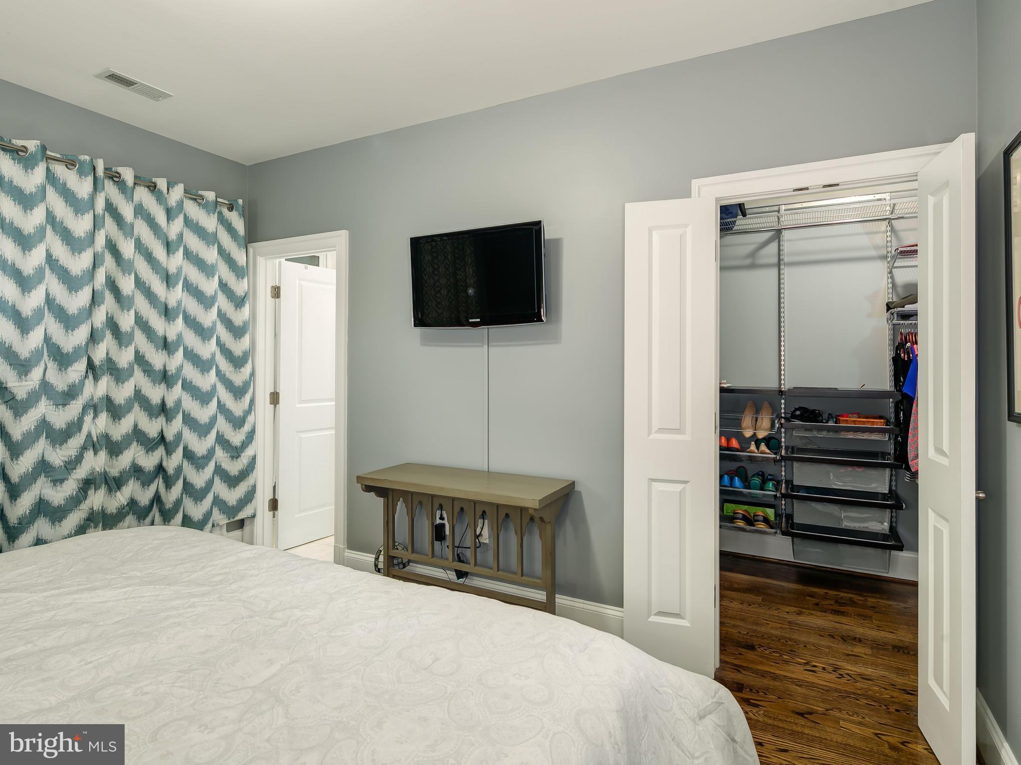 2431 Ontario Road Northwest, Unit 1 Washington, DC 20009 - Photo 20 of 28 Bedroom (Master)