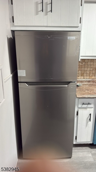 1292 Crescent Avenue Roselle, NJ 07203 - Photo 21 of 35 a close view of a refrigerator in kitchen