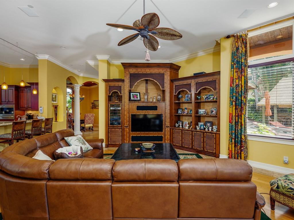 324 East Alexander Palm Road Boca Raton, FL 33432 - Photo 20 of 48 014_Family Room