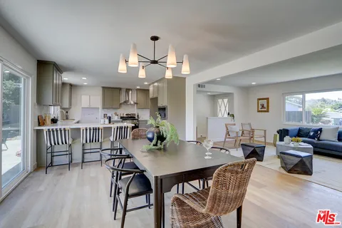 $949,000 | 476 Jeanne Court, Newbury Park, CA 91320