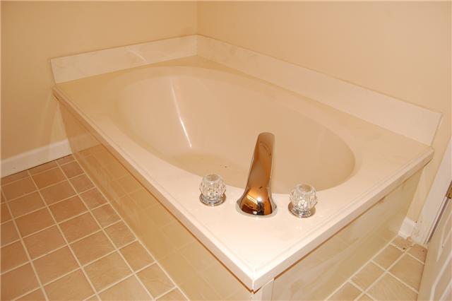2106 Roderick Place West Franklin, TN 37064 - Photo 11 of 14 Wind down from your day in this wonderful tub.