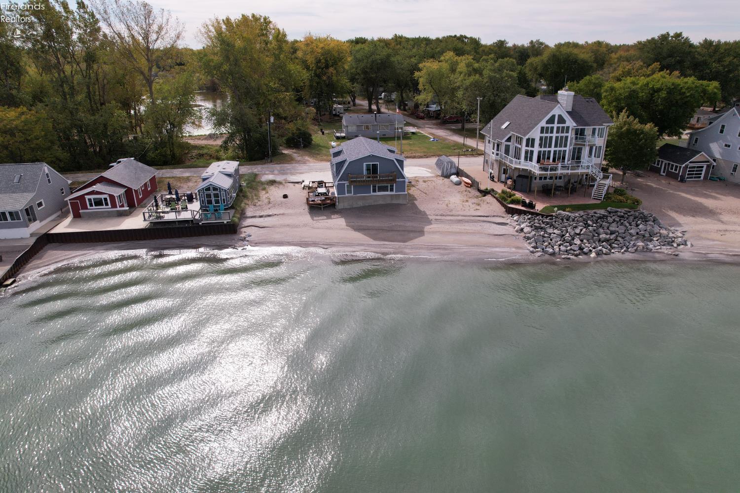 9881 West Locust Point Road Oak Harbor, OH 43449 - Photo 15 of 36 Gallery Image 15