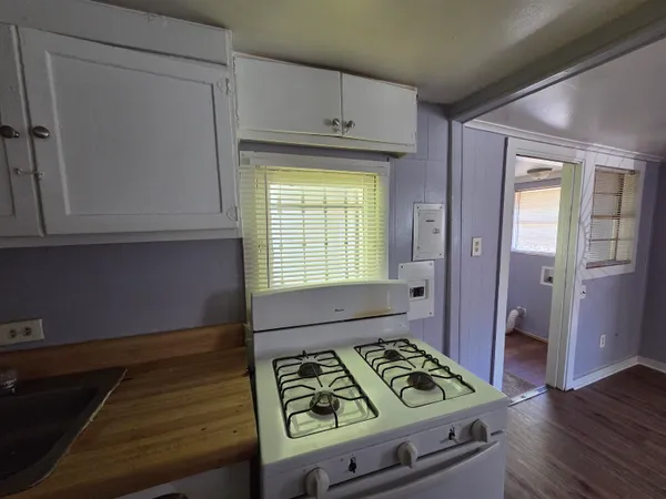 $850 | 1320 Faxon Avenue, Unit 2, Memphis, TN 38104