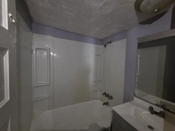 $850 | 1320 Faxon Avenue, Unit 2, Memphis, TN 38104