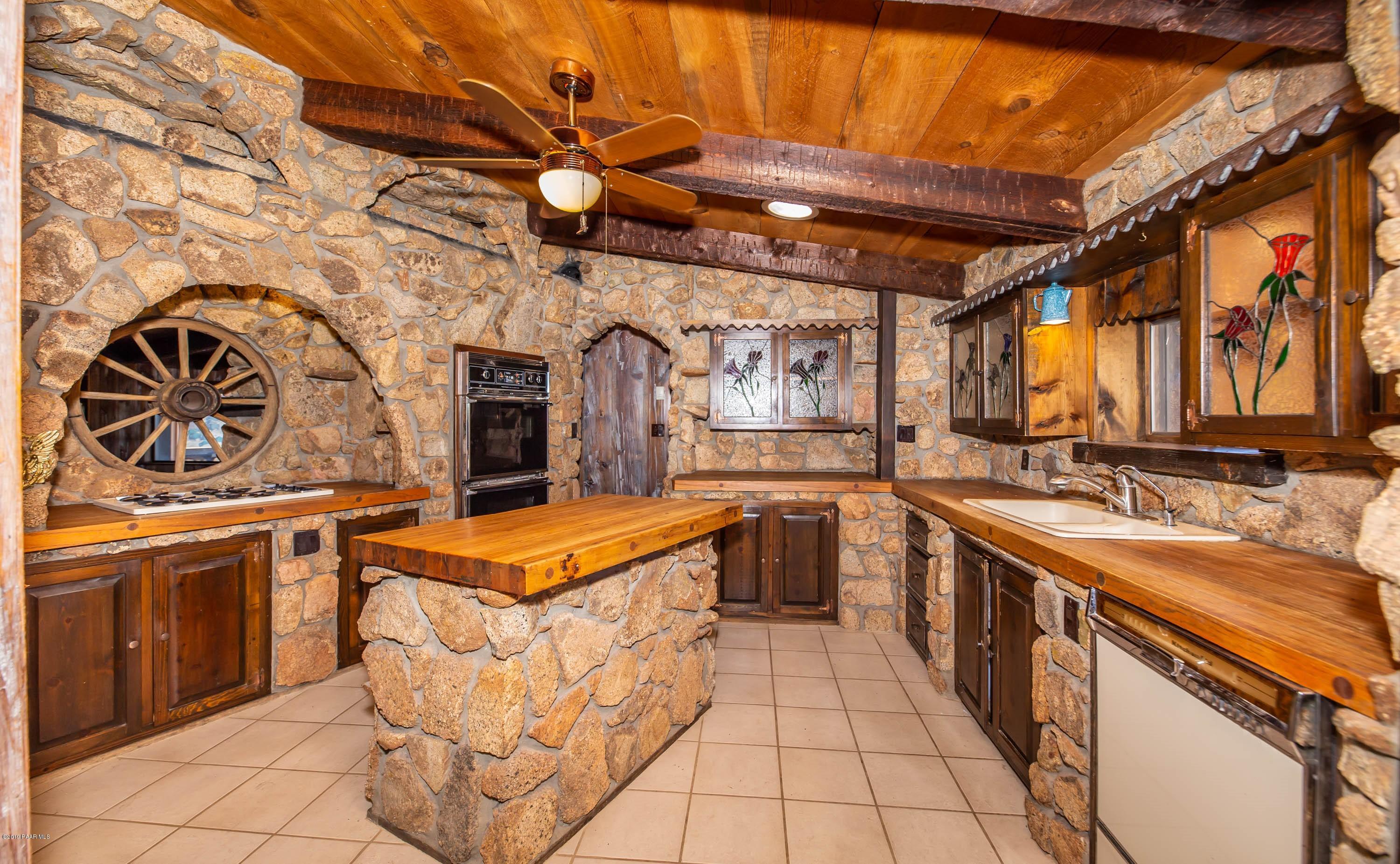 1950 South Orme Road Dewey, AZ 86327 - Photo 5 of 24 006_Kitchen
