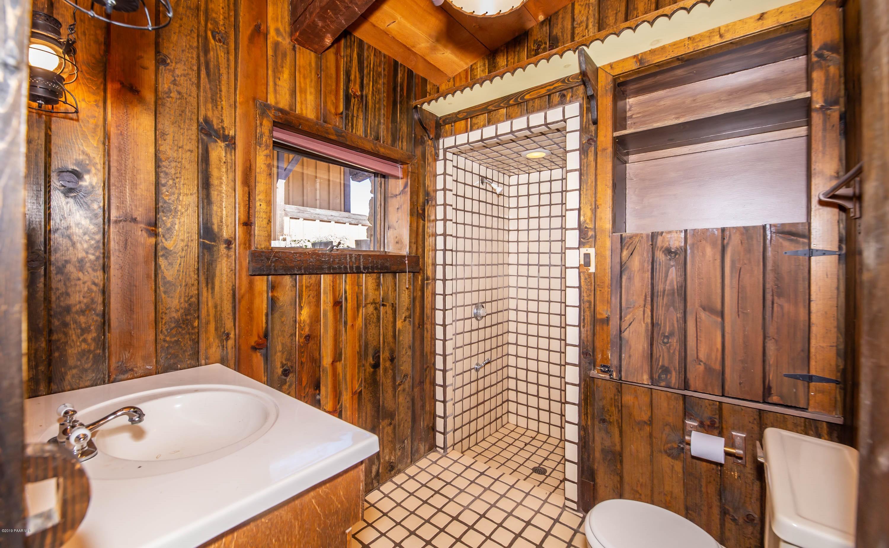 1950 South Orme Road Dewey, AZ 86327 - Photo 7 of 24 008_Bathroom