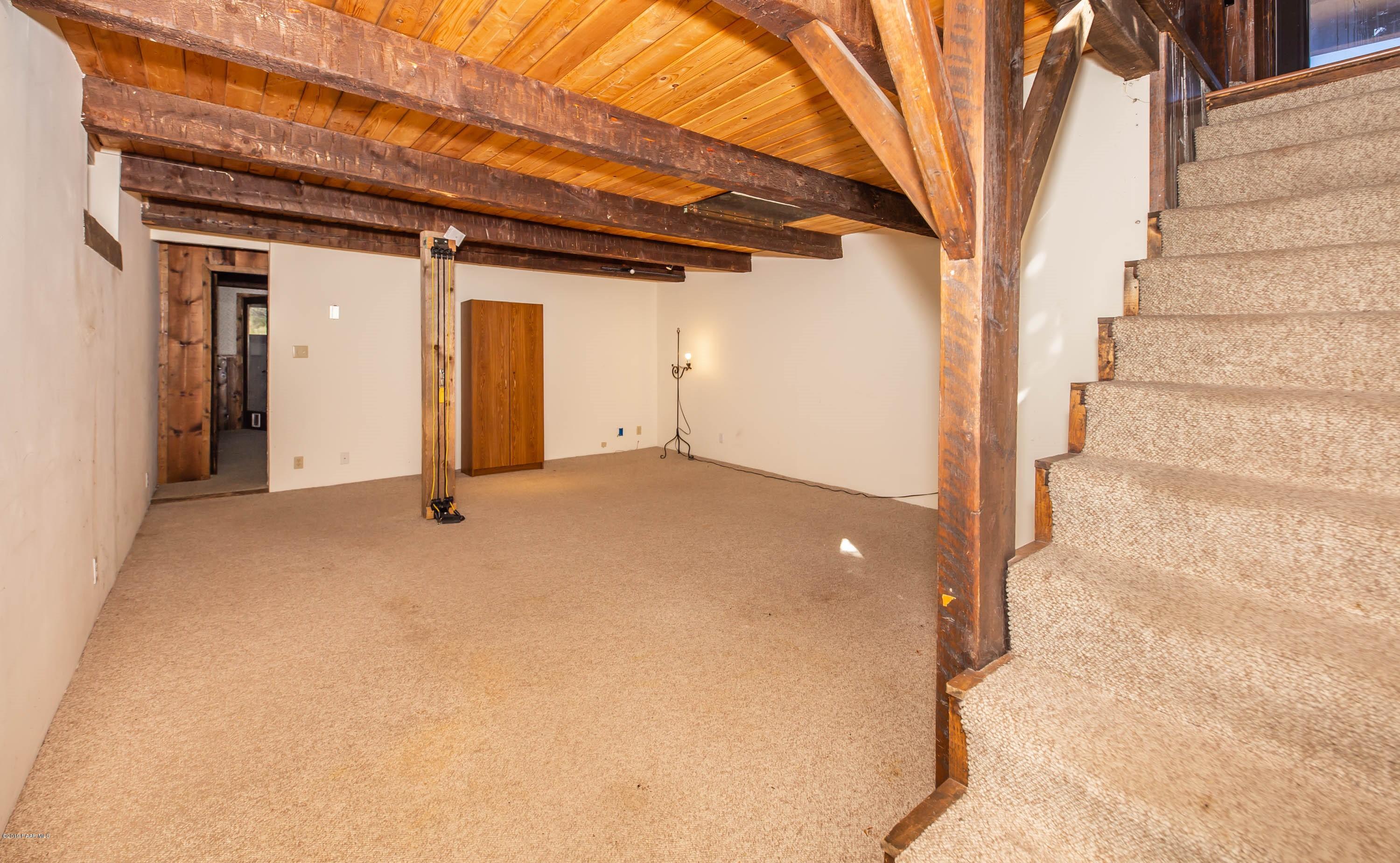 1950 South Orme Road Dewey, AZ 86327 - Photo 8 of 24 009_Family Room