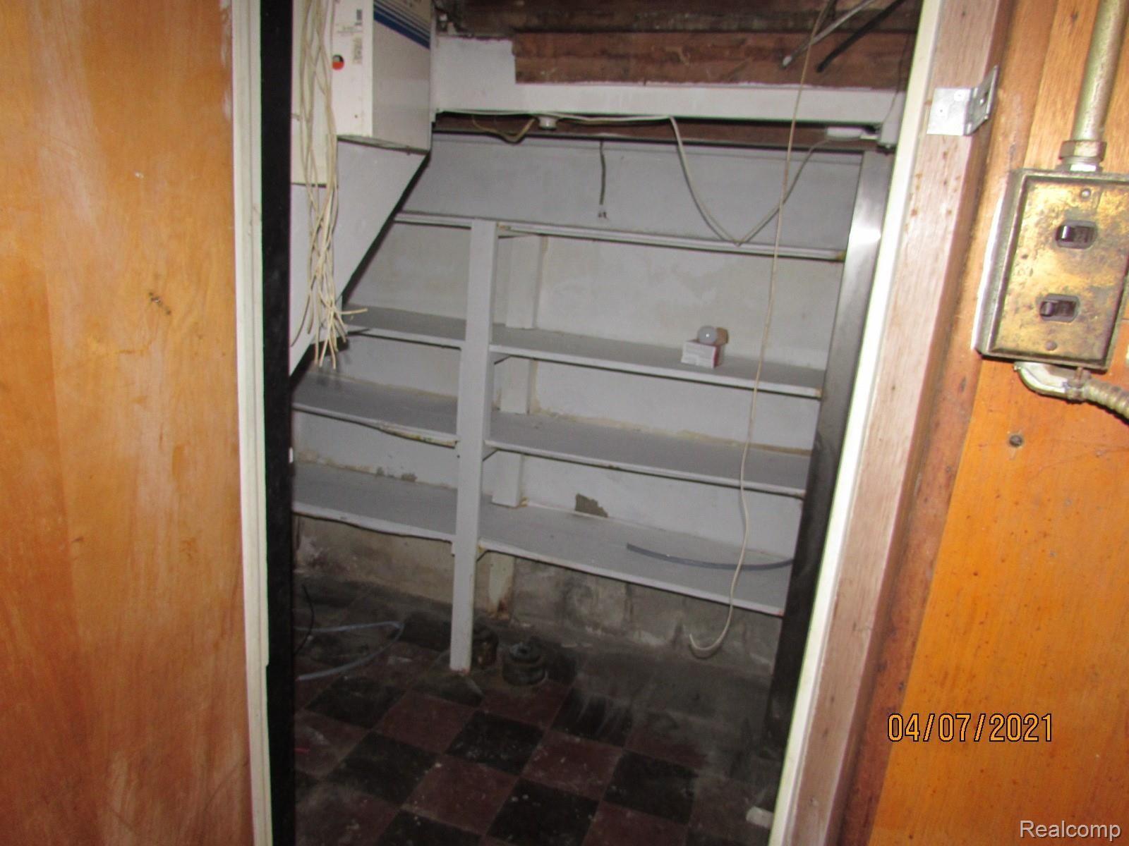 12660 Riad Street Detroit, MI 48224 - Photo 37 of 40 IMG_2221.JPG