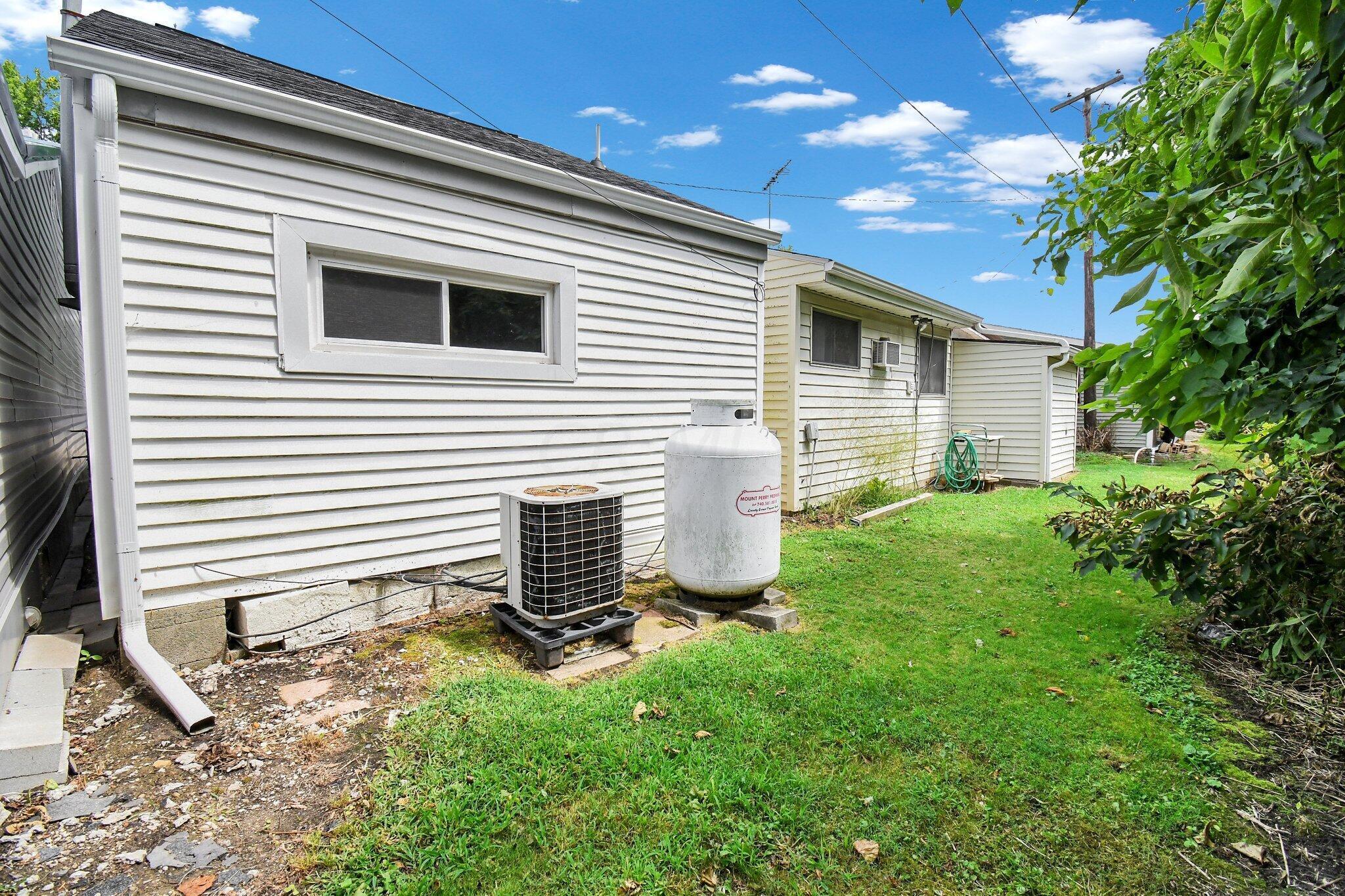 13997 Custers Point Road Northeast Thornville, OH 43076 - Photo 22 of 35 25-web-or-mls-DSC_0300