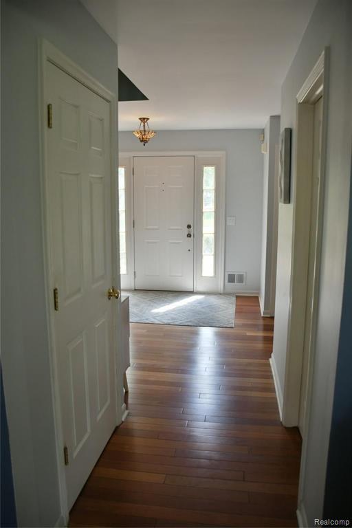 1420 Ridgeview Circle Lake Orion, MI 48362 - Photo 35 of 80 Gallery Image 35