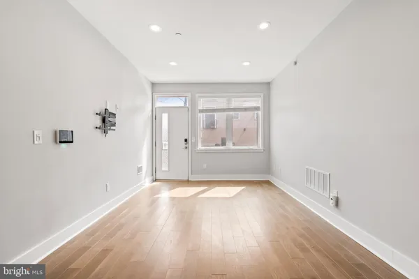 $3,700 | 873 Moyer Street, Philadelphia, PA 19125