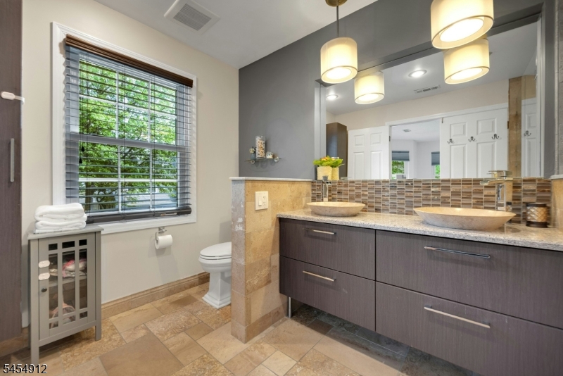 1503 Cornwall Road Mahwah, NJ 07430 - Photo 22 of 34 Gallery Image 22