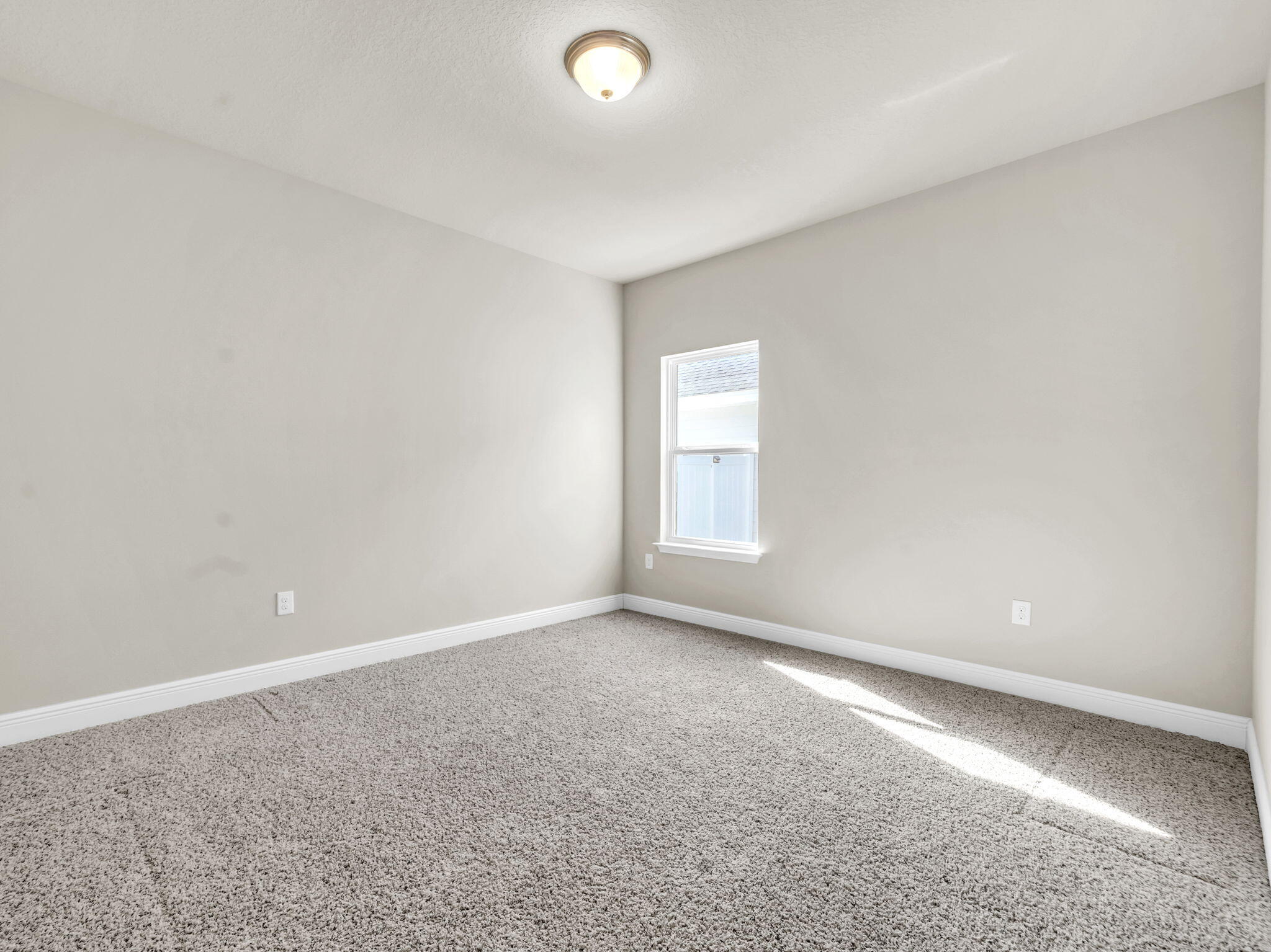 218 Stonegate Drive Santa Rosa Beach, FL 32459 - Photo 27 of 37 an empty room with a empty space and a window