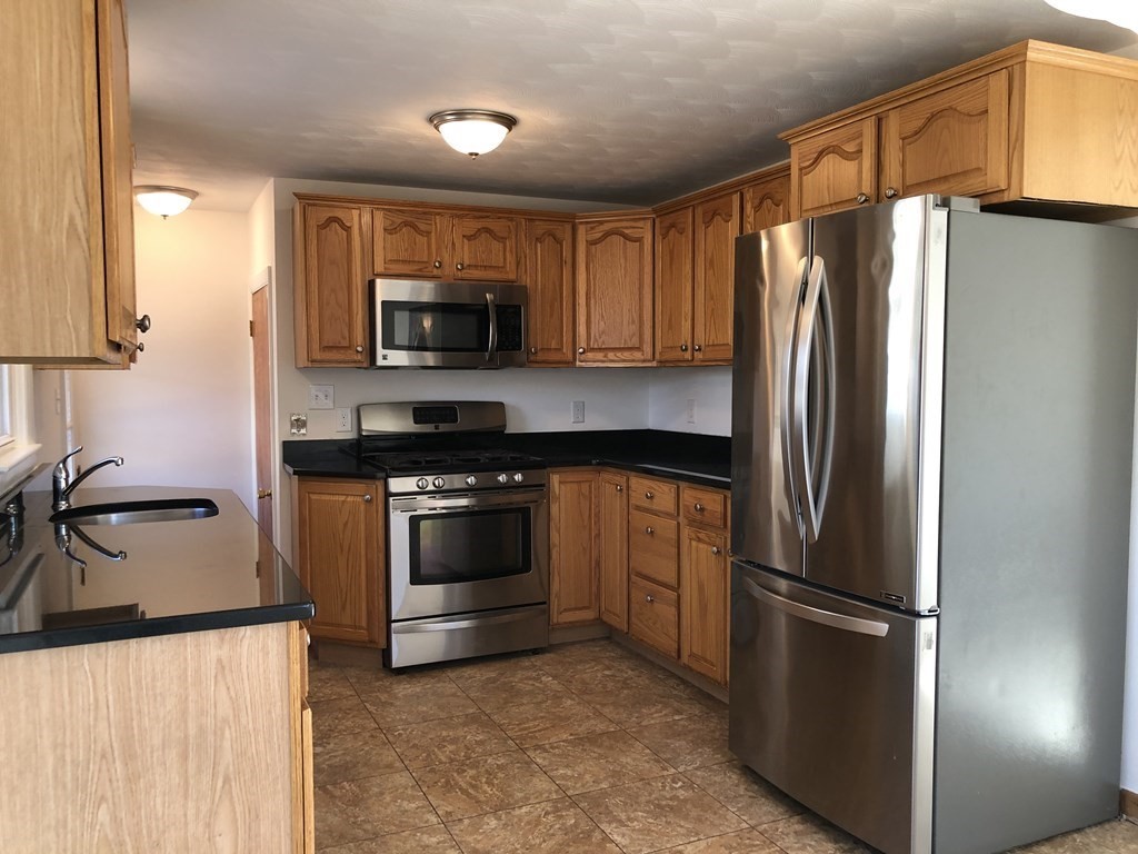13 Phillip Road Billerica, MA 01821 - Photo 11 of 18 Gallery Image 11