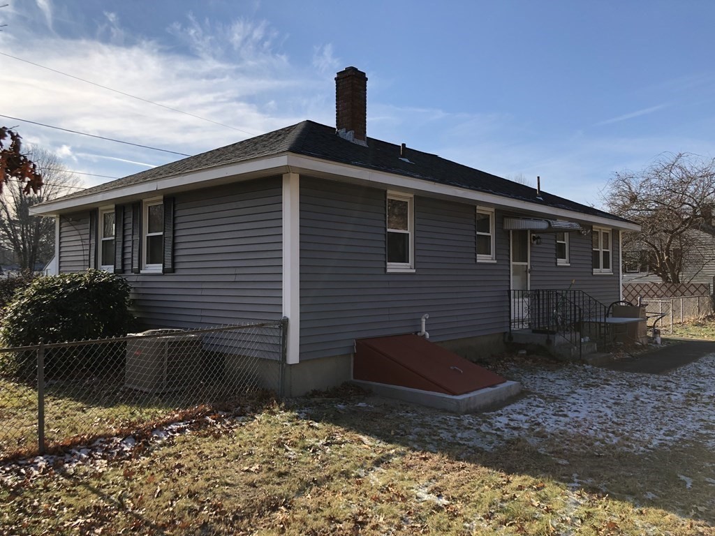 13 Phillip Road Billerica, MA 01821 - Photo 4 of 18 Gallery Image 4