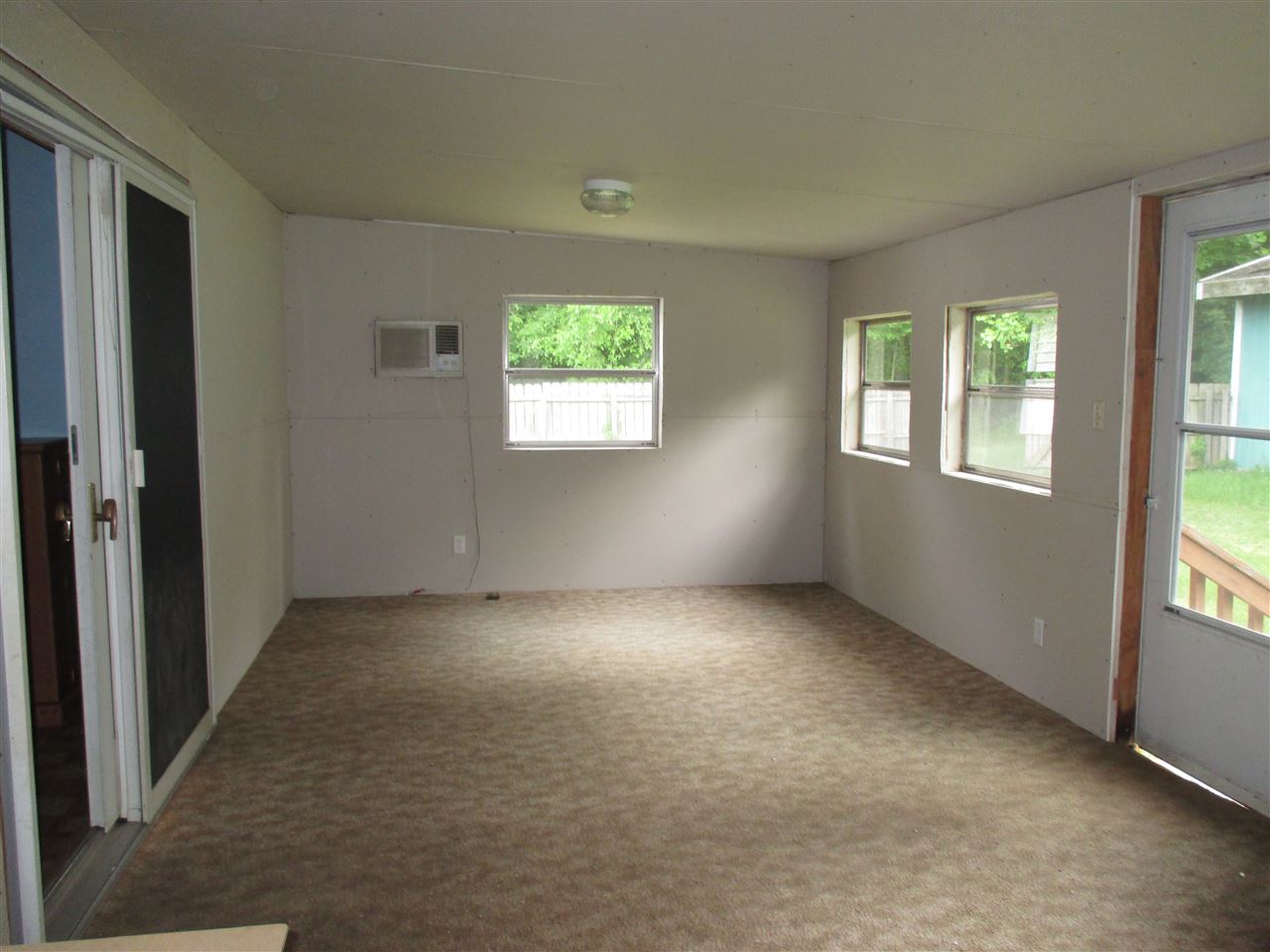 441 West Division Road Huntington, IN 46750 - Photo 18 of 25 Gallery Image 18