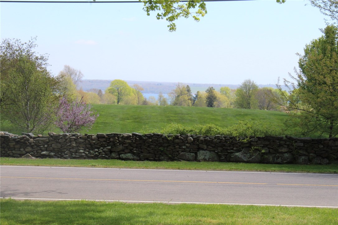 499 Wapping Road Portsmouth, RI 02871 - Photo 3 of 23