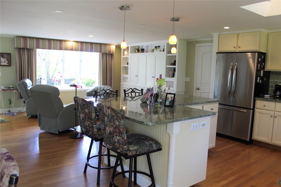 499 Wapping Road Portsmouth, RI 02871 - Photo 7 of 23