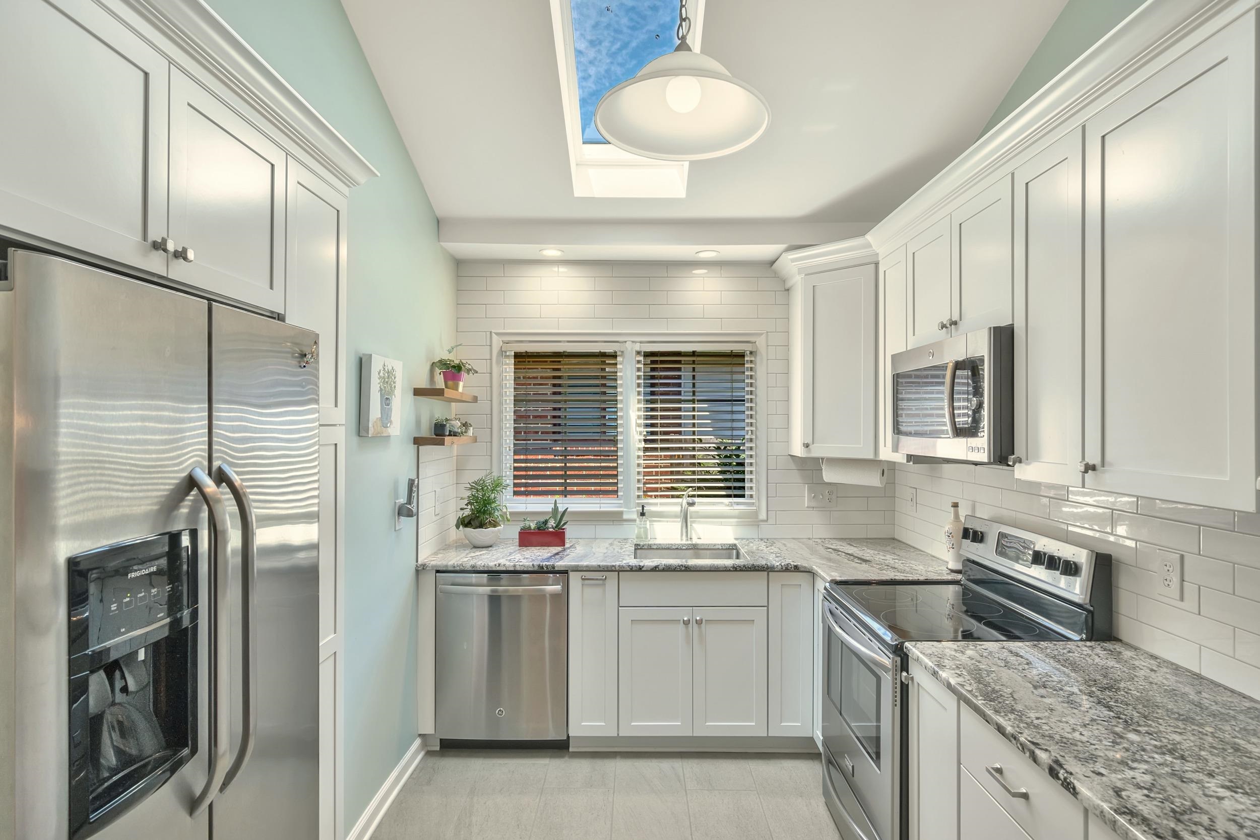 1038 Hawthorne Road Grosse Pointe, MI 48236 - Photo 25 of 61 50180839-6f4e444f-95e0-4b7e-a38a-a66e07d5c906.JPG