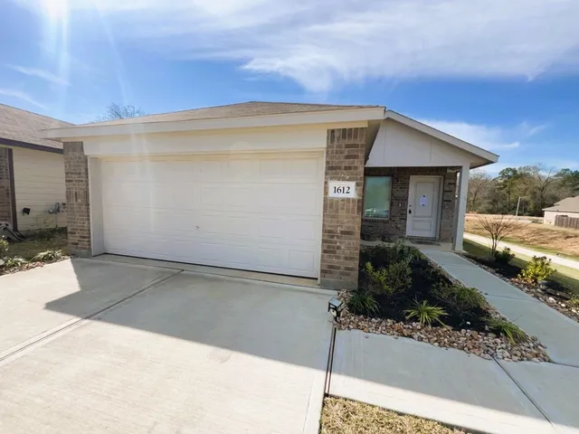 $1,795 | 1612 Colina Creek, Conroe, TX 77301
