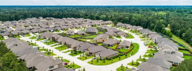 $1,795 | 1612 Colina Creek, Conroe, TX 77301