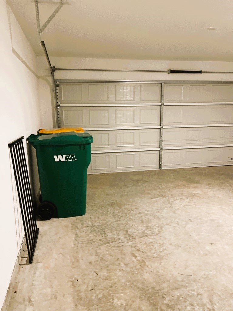 1612 Colina Creek Conroe, TX 77301 - Photo 25 of 33 a view of a garage