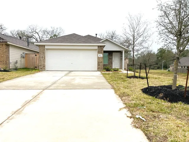 $1,795 | 1612 Colina Creek, Conroe, TX 77301