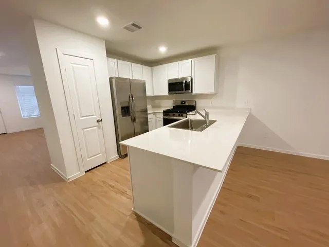 $1,795 | 1612 Colina Creek, Conroe, TX 77301