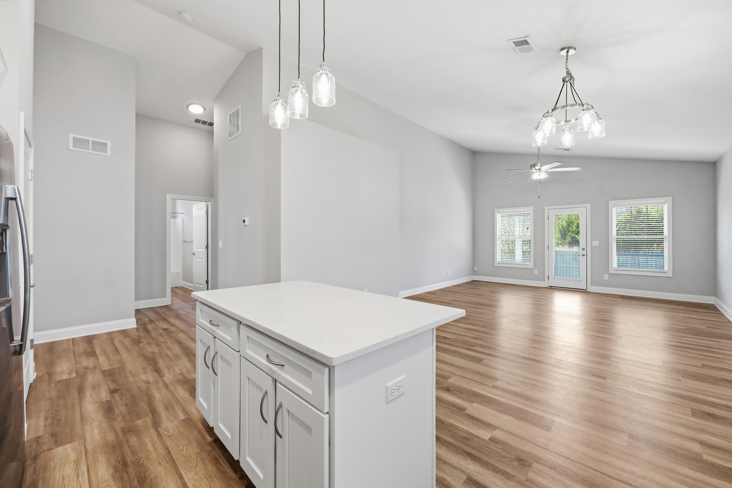 112 Stone Ridge Drive Frankfort, KY 40601 - Photo 6 of 41 6 Kitchen Great Room